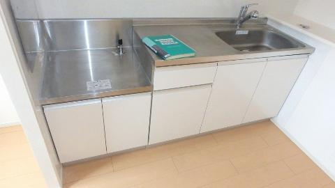 キッチン　蛇口がシャワー付でお掃除も楽々♪（イメージ）