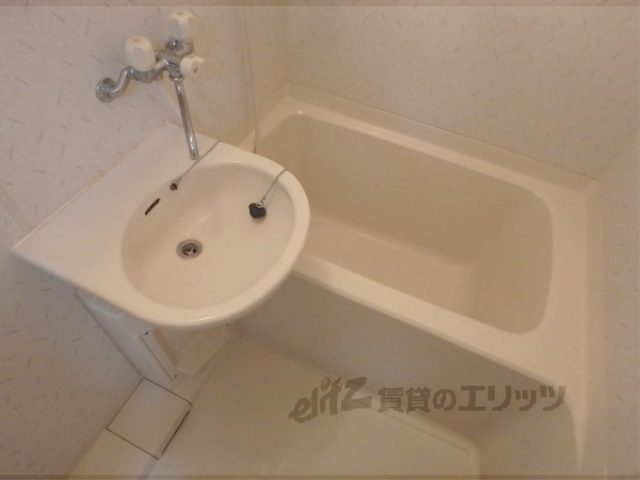 バス・シャワールーム　バス