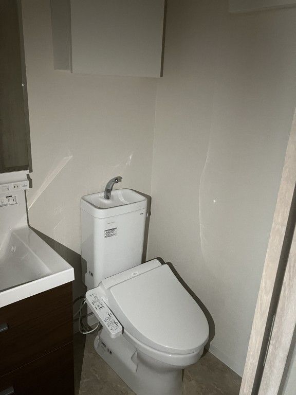 トイレ　参考写真（同物件別部屋）