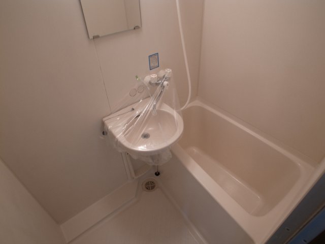 バス・シャワールーム　トイレと別はとても使いやすい