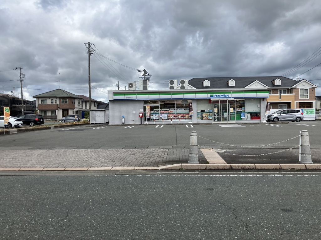 コンビニ　ファミリーマート袋井愛野駅北店（コンビニ）まで264m