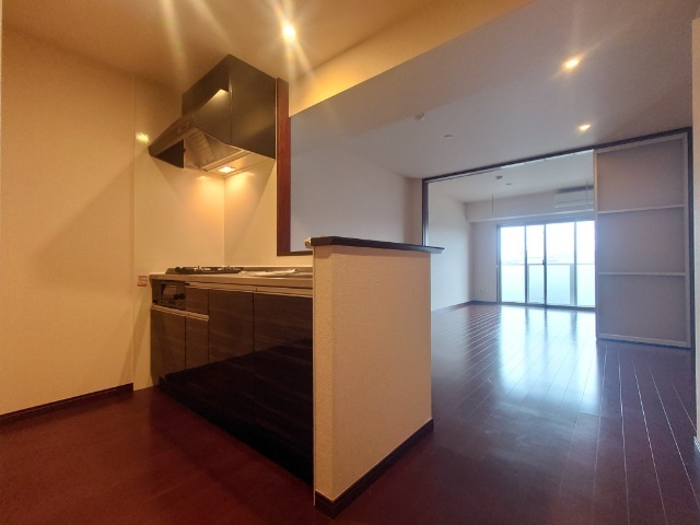 キッチン　間取り反転タイプ