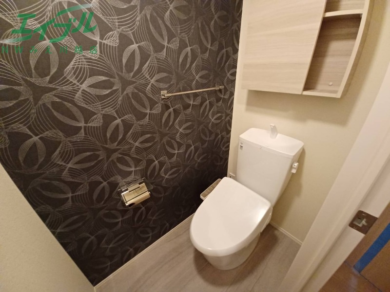 トイレ　同型参考写真です。