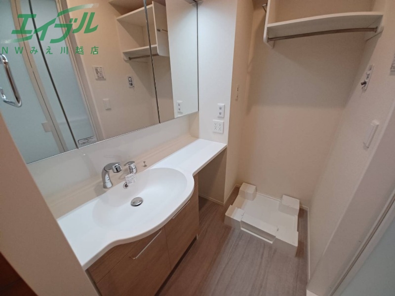 洗面設備　同型参考写真です。