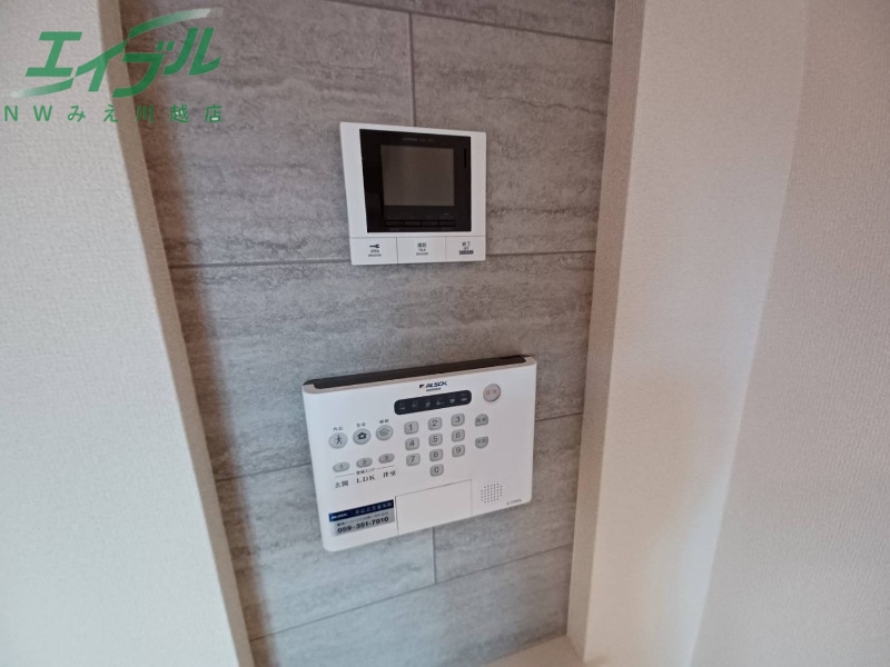 セキュリティ　同型参考写真です。