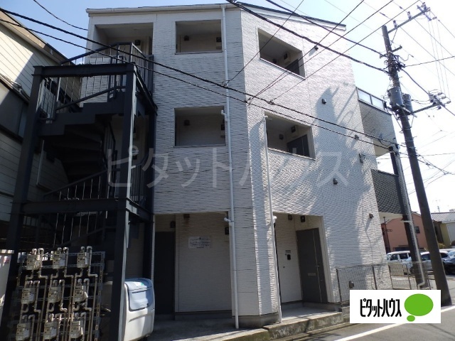 エントランス　建物入口です