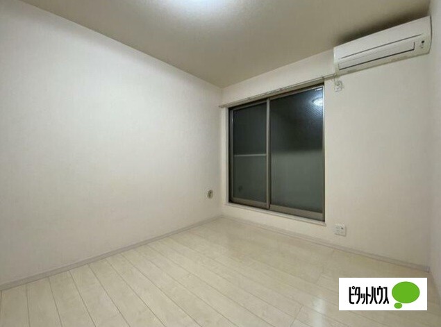 居室・リビング　洋室６帖です