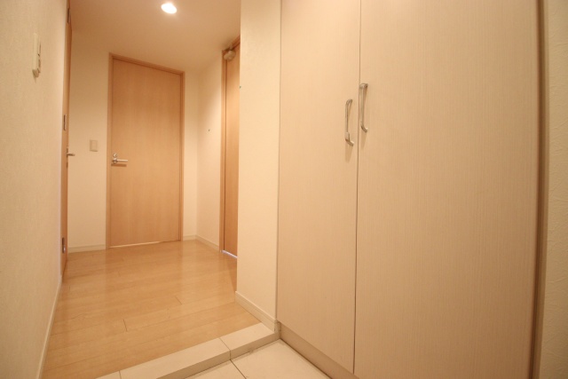 玄関　※別室の参考写真の為、現況優先です。