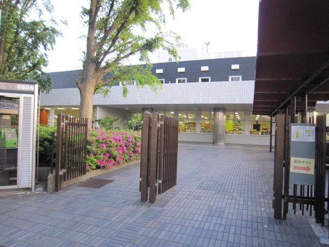 図書館　蕨市立図書館（図書館）まで403m