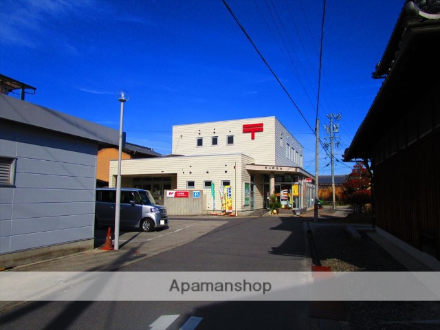 郵便局　青山郵便局（郵便局）まで198m