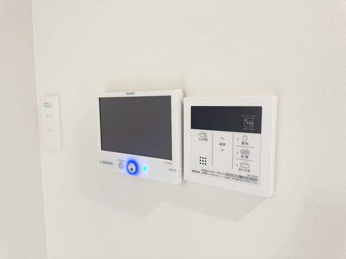 その他設備　モニター付きインターホン、発電モニター