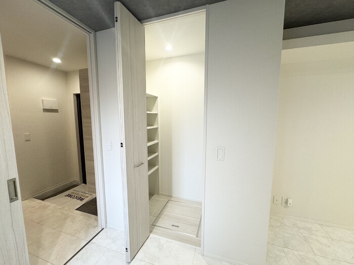 収納　ウォークインクローゼット