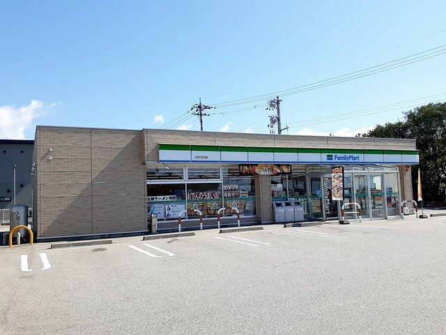 コンビニ　ファミリーマートかほく松浜店（コンビニ）まで1098m