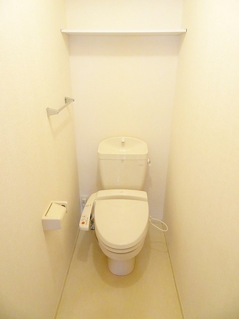 トイレ　温水洗浄暖房便座