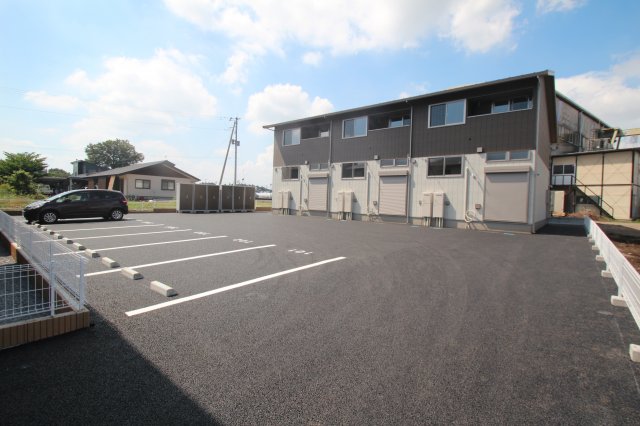 駐車場　駐車場２台込み