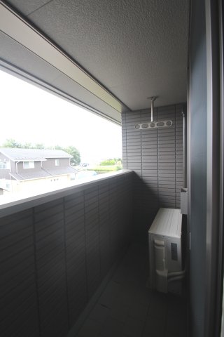 バルコニー　南面・日当たりバッチリです