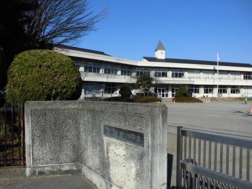 小学校　鹿沼市立石川小学校（小学校）まで1040m