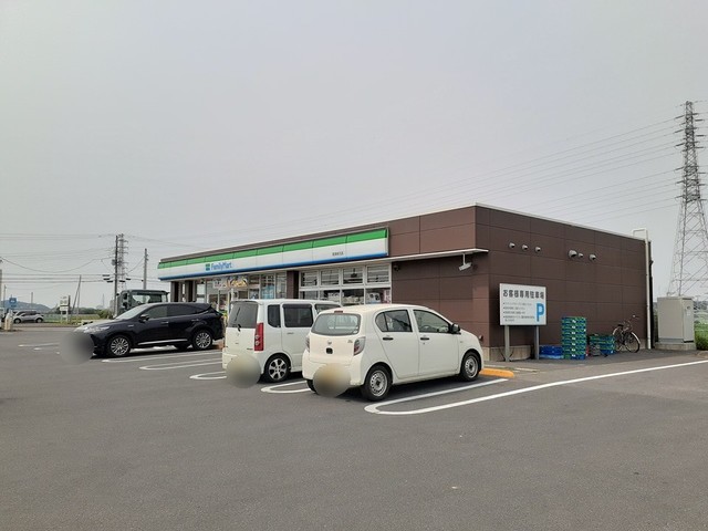 コンビニ　ファミリーマート君津貞元店（コンビニ）まで600m