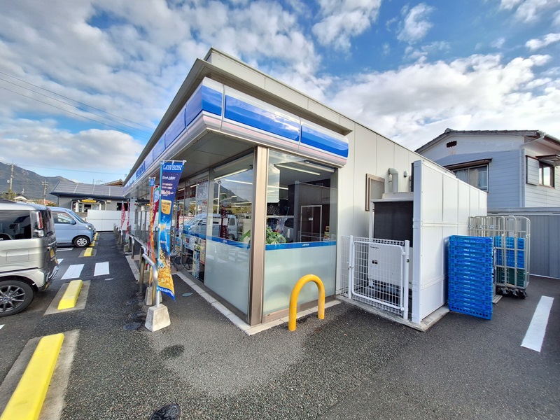 コンビニ　ローソン防府本橋町店（コンビニ）まで587m