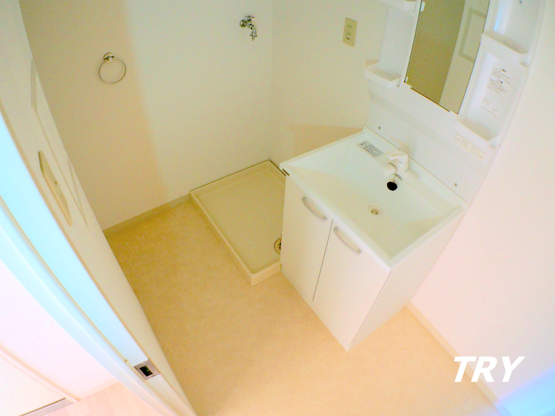 洗面設備　広々とした洗面所