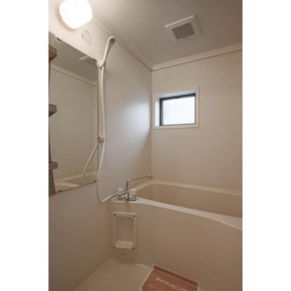 バス・シャワールーム　同じ建物の別のお部屋