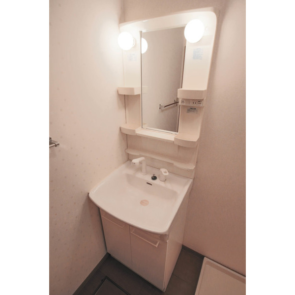 洗面設備　同じ建物の別のお部屋