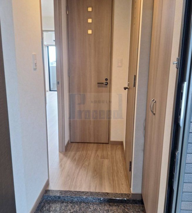 玄関　広々とした玄関部分