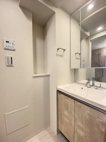 洗面設備　独立洗面化粧台付き