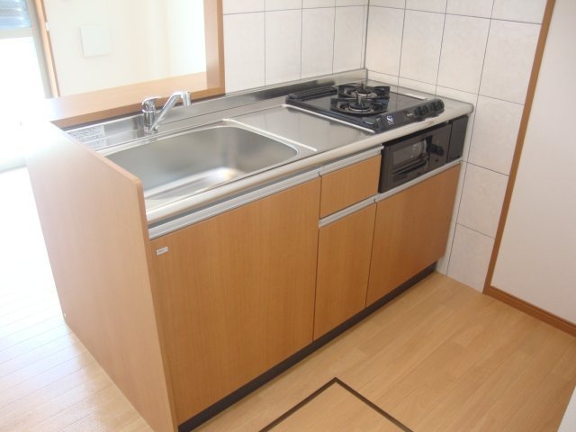 キッチン　※同タイプの部屋写真です