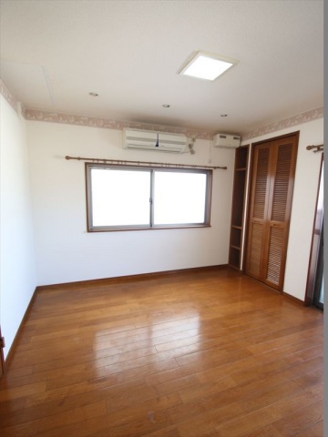 居室・リビング　エアコン・照明器具完備♪