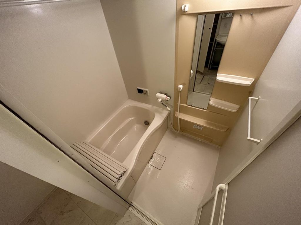 バス・シャワールーム　バス
