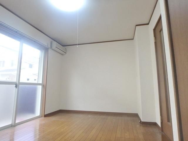 居室・リビング　★日当たり良好な居室★