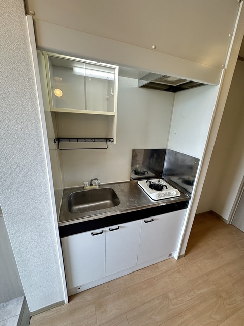 キッチン　別部屋参考写真です