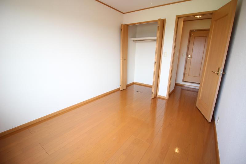 収納　南側洋室６帖の収納とお部屋の様子