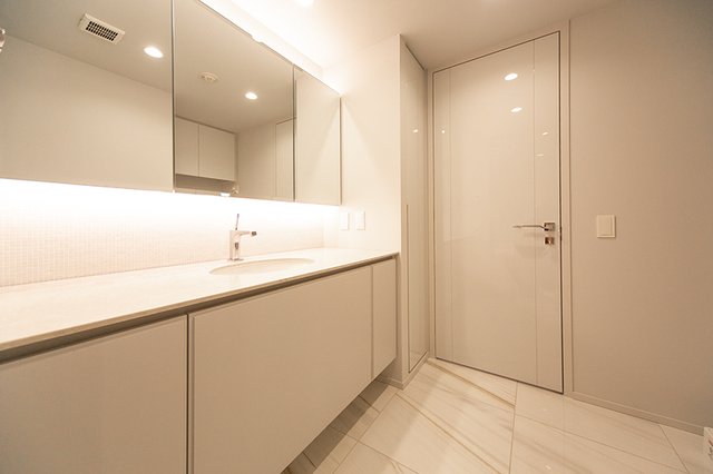 洗面設備　※写真は同タイプ住戸です。