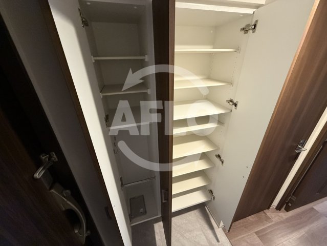 収納　Alivis九条　玄関収納