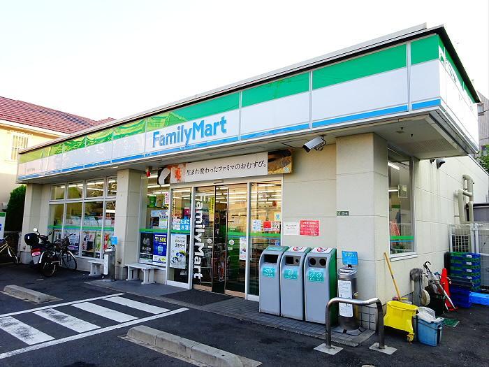 コンビニ　ファミリーマート松原六丁目店（コンビニ）まで105m