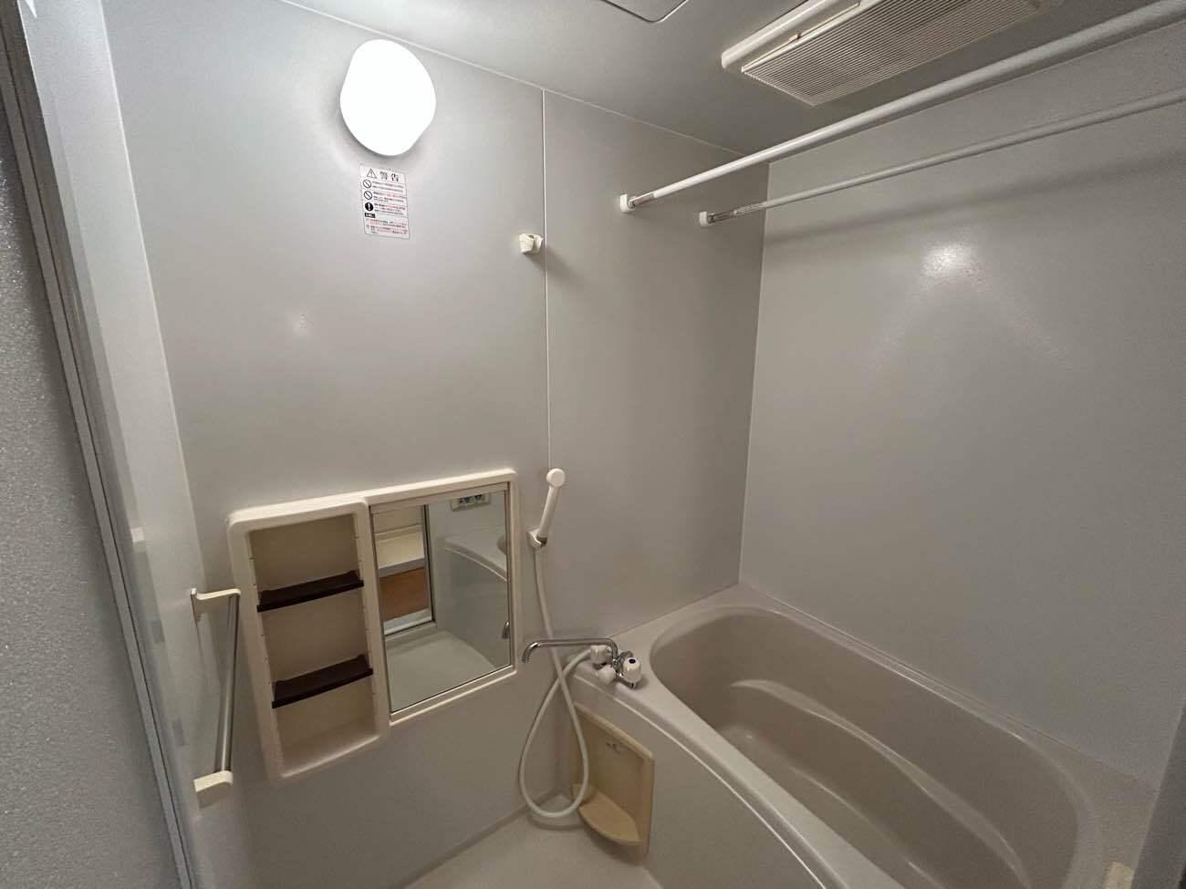 バス・シャワールーム　浴室乾燥機付きの浴室です