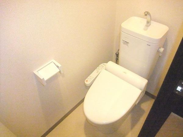 トイレ　ウォシュレット付きです！
