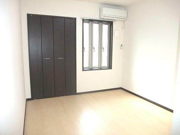 居室・リビング　洋室！