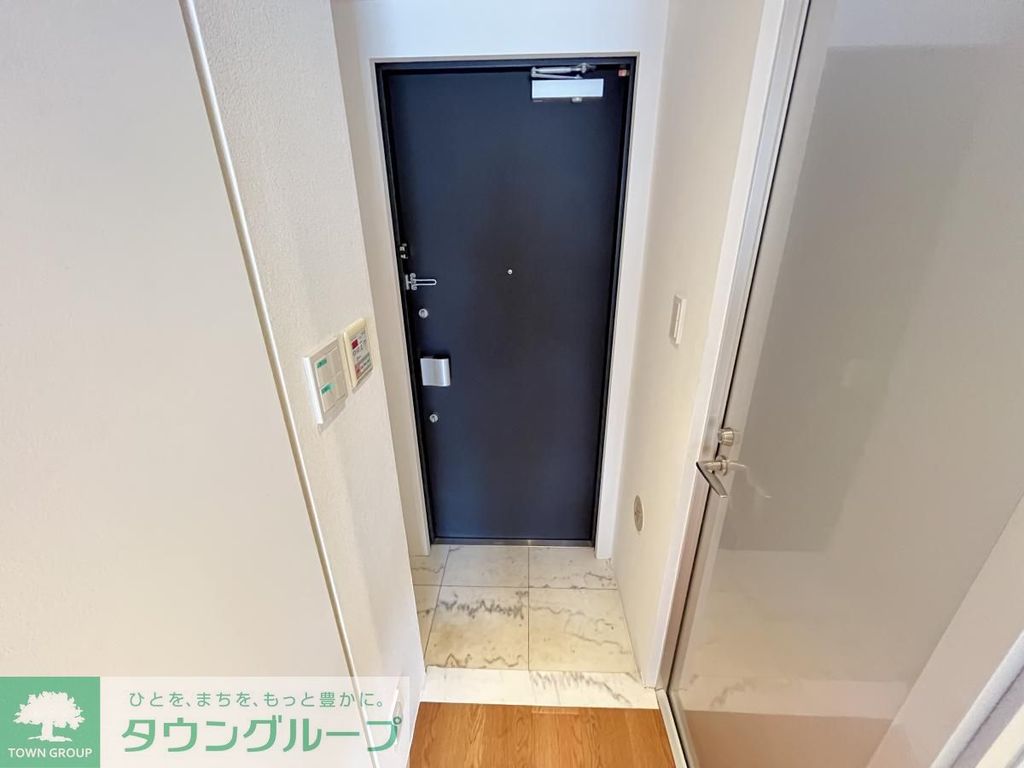 玄関　お部屋探しは株式会社　タウンハウジング　までお気軽にお問合…