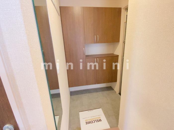 玄関　※写真は別号室のものですので現状優先とさせていただきます