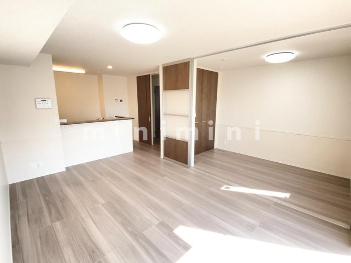 居室・リビング　※写真は別号室のものですので現状優先とさせていただきます