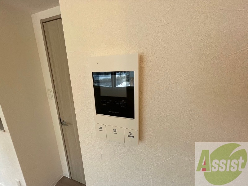 セキュリティ　モニタ付インターホンです。セキュリティ面も安心ですね！