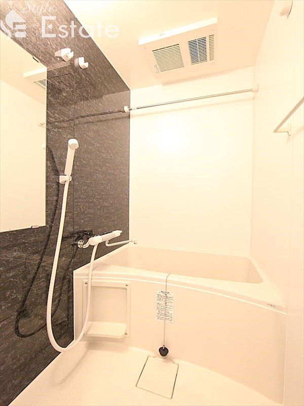 バス・シャワールーム　バスルーム