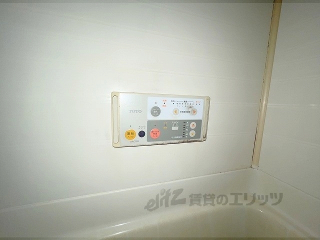 その他設備　給湯器リモコン