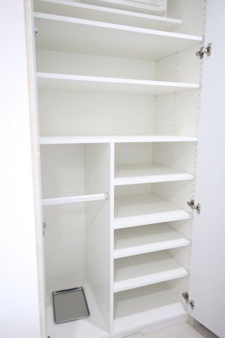 玄関　（別タイプ参考写真）アンビエンテ駒込　北区西ケ原1