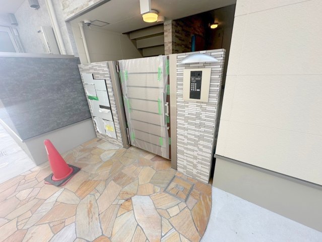 エントランス　エントランス周辺はいつもキレイに片付けられています。