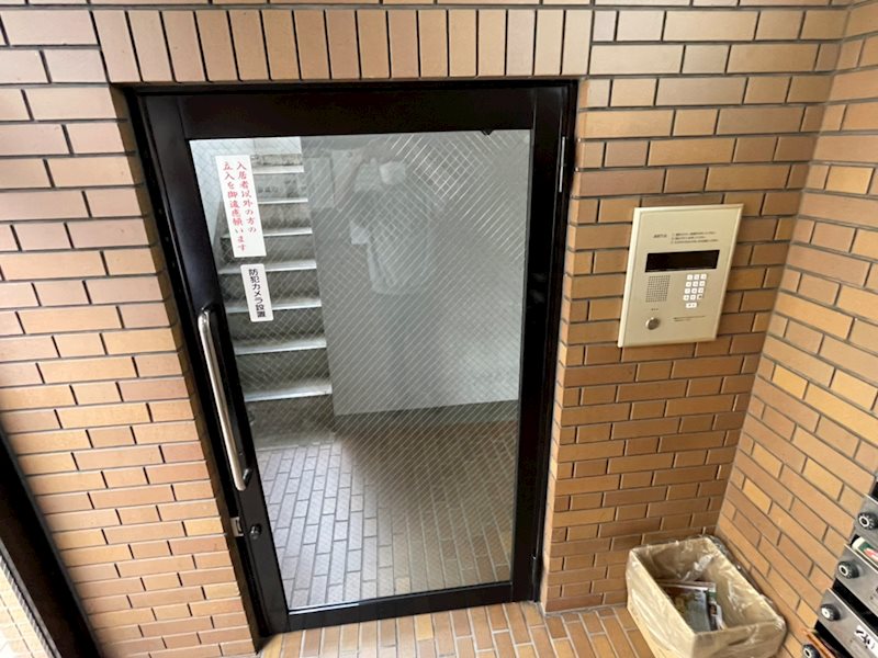 エントランス　オートロックも完備