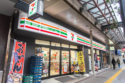 コンビニ　セブン－イレブン江東亀戸４丁目店（コンビニ）まで70m